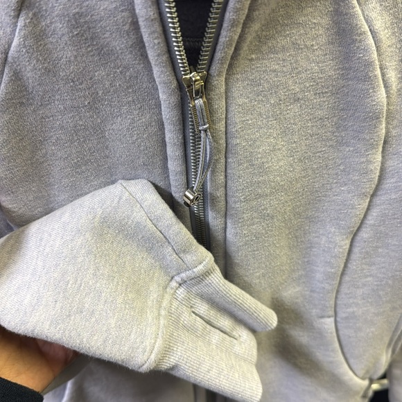 Lululemon Scuba Zip Up - Picture 5 of 5